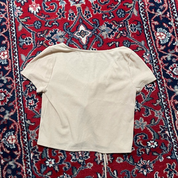 Beige front-tie cropped top - Picture 8 of 8